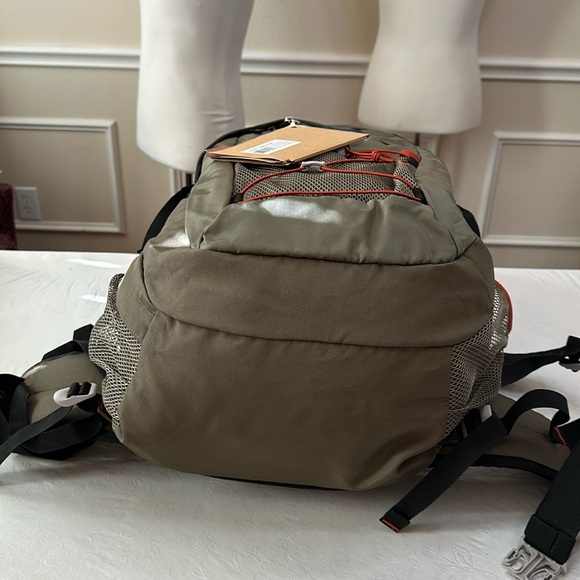 JanSport GRIZZLY BEAR 63 - New Cilantro Grn - Picture 7 of 16